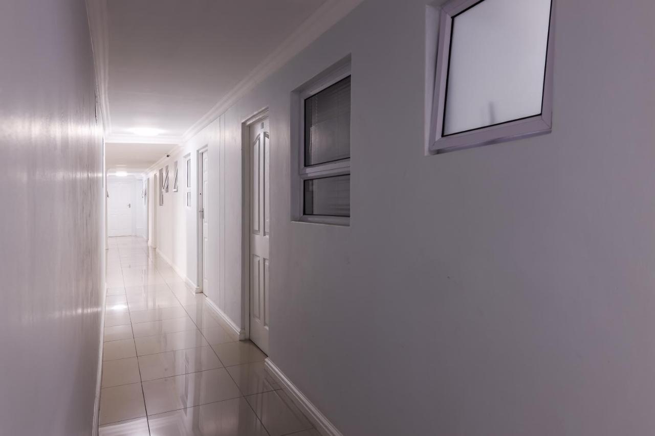 Modern apartments at CZ KUBS East London Exterior foto